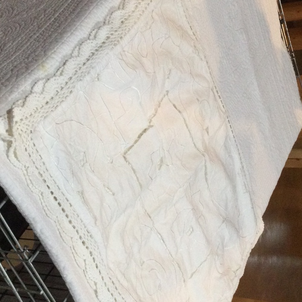 Elegant White Bedding Set